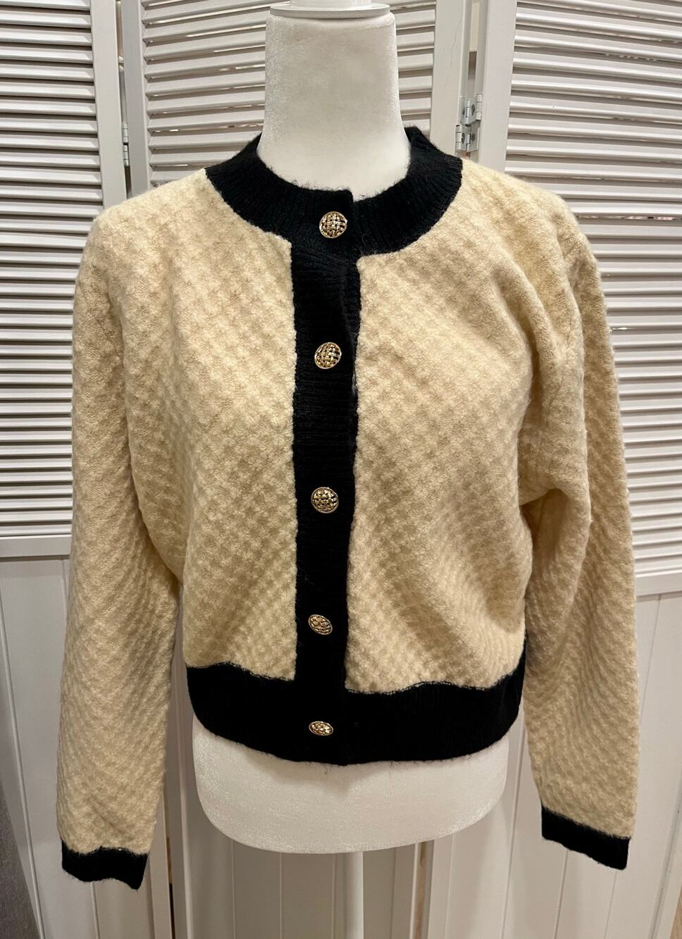 Urban Revivo Cream and Black Cardigan Size 8